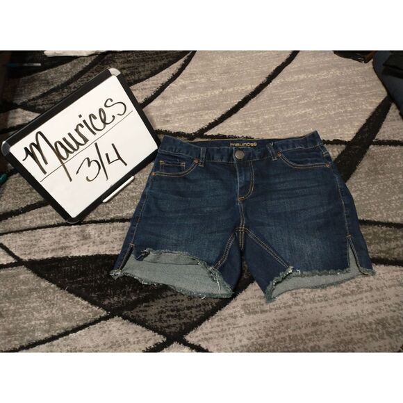 Maurices fringed jean shorts w/side slit 3/4 * - Picture 1 of 3